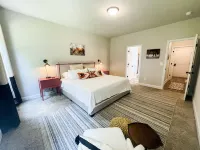 Cheerful spacious home-5 min to Bruce's Field/Downtown