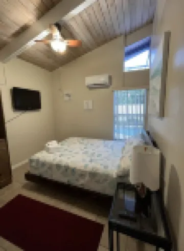 FREE Heated Pool, Weber Gas Grill, 3 miles to the beach!