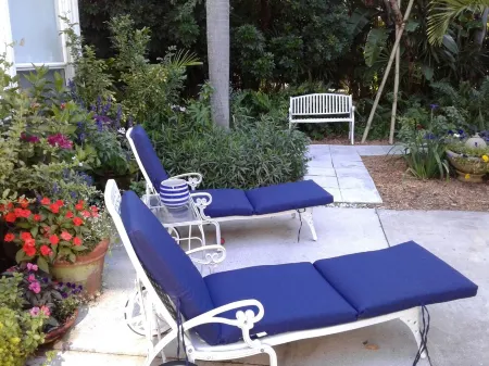 Charming Private Garden Cottage hide away in the heart of Sarasota Отели рядом с достопримечательностью «Ринглингский колледж изобразительных искусств и дизайна»