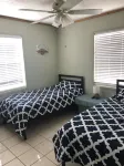 Anglers Landing LLC, Lots of beds, Boat Parking, Big/Private back Yard, Hot Tub