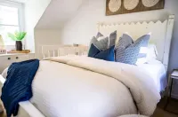 Charming home steps away from Main Street Hudson and Western Reserve Academy