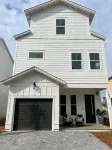 4 cruiser bikes, 8 beach chairs, .5 mile to beach POOL OPEN!