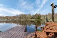 Wholesome Lakefront Home! - Close to Kalahari-Camelback Sleeps 12