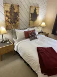 Cozy 2 bd/2 ba Condo w/ dual decks minutes from town & slopes! Hotel dekat Sawtooth Botanical Garden