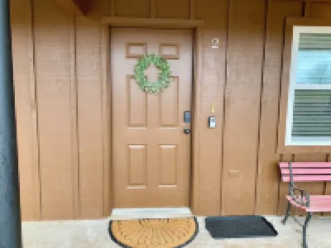 Charming, newly remodeled 2-bedroom duplex near Carthage w/ AC, fast WiFi 帕諾拉縣住宿飯店