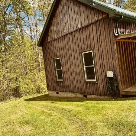 3 bedroom 1 full bath cabin 10 minutes from Cave Run Lake
