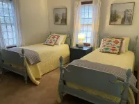 Charming, single-family getaway in Fisherman's Cove Community!