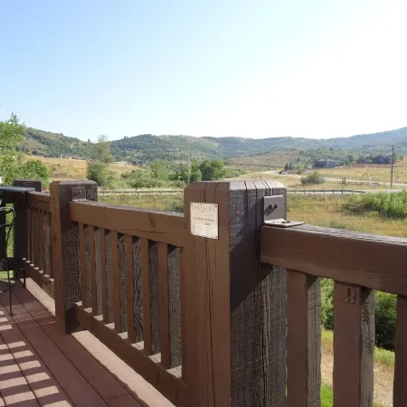 Basinview Lakeside Mountain Escape - All Season Getaway!