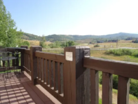 Basinview Lakeside Mountain Escape - All Season Getaway!