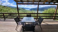 Classic log cabin with stunning views!