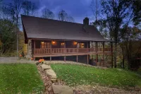 Hickory Ridge-Cabin less than 10 miles away from main state parks.