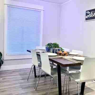 Historical 2 Bedroom House Perfectly Located in the Heart of Downtown Bozeman Dining/Meeting Rooms