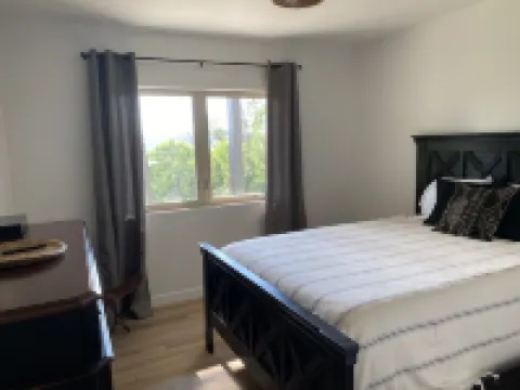 Over 3600 sqft house in gorgeous Decorah, Iowa!! Hotels in Winneshiek County