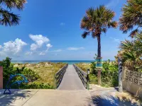 Private Surf Shack Less Than 5 Minutes to Indian Rocks BeachBikes Included! Hotels in Largo