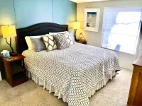 Comfortable Family Gathering 4B2B with Hot Tub RV LOT