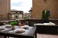 Edificio Privado La Herradura Hotels near Oficina de Turismo de Haro