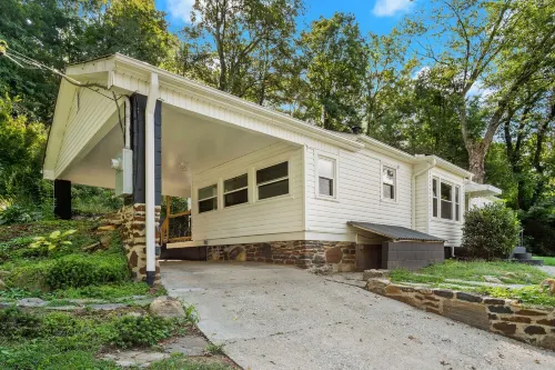 {Cheryl's Blackstone Retreat} A quiet place with ultimate convenience to explore