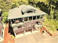 Elevator, Master Suites, Jacuzzi's -  steps to the Beach!