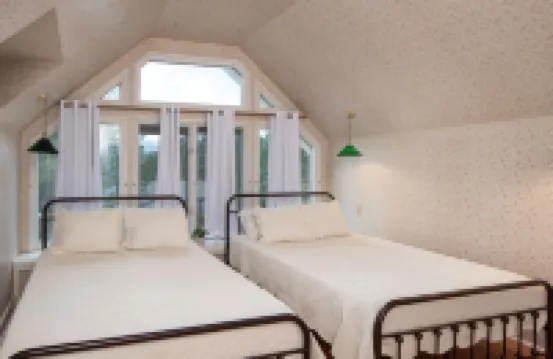 2400 Square Ft. 4 Bedroom Sierra Blanca Soft Mountain Views Home Central Cooling