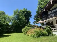 NEW: Fantastic holiday home right on Lake Tegernsee 로타하에건 호텔