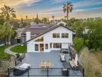 Remodeled Estate, City/Bay View, Fireworks,Jacuzzi