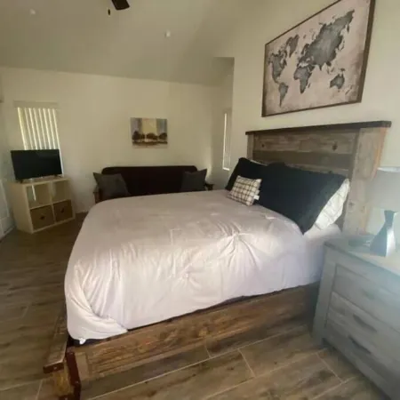 Modern, Luxurious Home on Rams Hill Golf Course