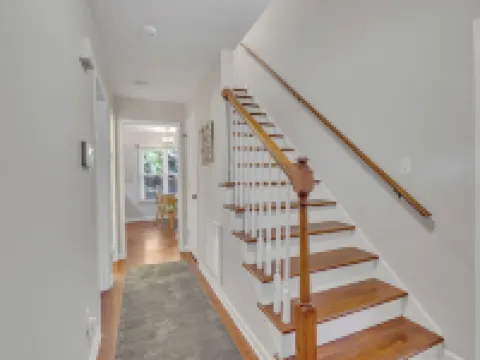 The Dogwood Cottage Hotels in Meredith