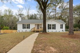 Hamilton Hideaway- Pool, Creek View w/ Scenic Deck