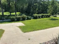 Sleeps up to 14 people, 5 minutes from downtown, handicap accessible.