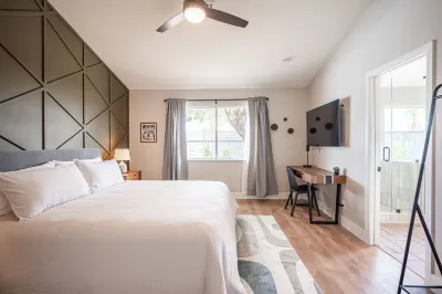 Casa Leon: 4BR House w/ Pool near Strip! Hotel a Henderson-Green Valley