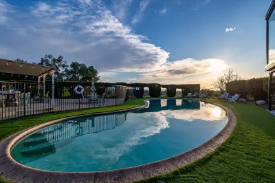 Spectacular mansion with amazing views Hotel dekat Angeles Crest Highway