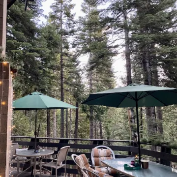 Nature Lover's Paradise: Luxurious The Shire - Cubs Crossing Chalet in Sierras