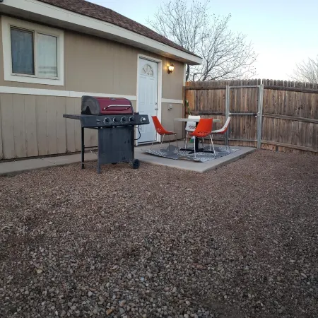 4 blocks from New Mexico Military Institute and Main Street