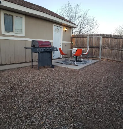 4 blocks from New Mexico Military Institute and Main Street