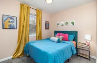 3 Miles from the ARK! 3 bedroom Home in Williamstown with Game Room! - 4성급