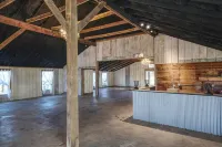 Gorgeous remodeled farmhouse 8 miles from Canton market.