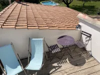 Studio Avec Piscine Hotels in Orgon