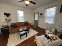 Charming home next to hospital Hotel a Sandusky