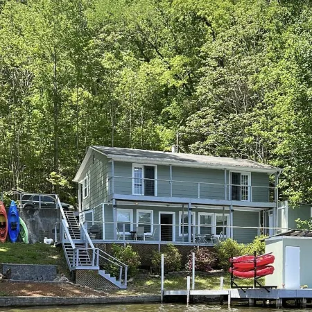 Riverfront Property Newly Renvoated The Sweet Retreat