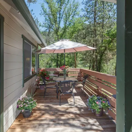 Yosemite vacation rental 30 minutes from Yosemite Valley's main gate.