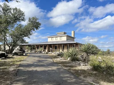 Private Hilltop Hideaway w/ resort pool & Outdoor Living Hotels near Doeskin Ranch