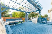 Re-Designed, Cosmos Retreat, King Bed, Hot Tub, WiFi, Large TVs, Spacious & Calm