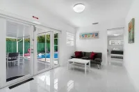 Your House with 4 Bedroom 3 Full Bathrooms 6 Min to the Beach