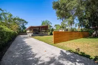 Perfect for multi-generational living, pool home, pet-friendly, 10 mins to DTSP