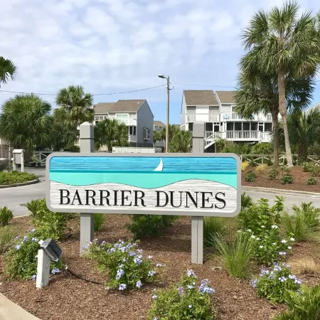 Heron’s Hideaway, Short Walk to the Beach, Next to the Pool and Pickleball