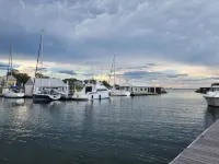 The View! Hidden Gem! Pristine! Quiet Retreat! Charming! Go fish! Dock a boat!