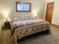 Cozy Bear Den - private house with fenced yard! - Homestays
