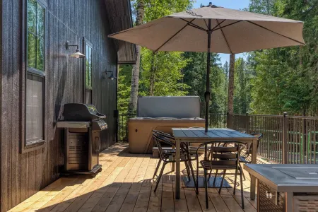 NEW Secluded Bungalow at Haskill Basin