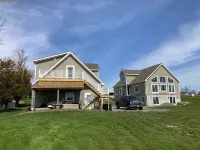 Idyllic 2 bedroom Apartment/Flat on Lake Ontario