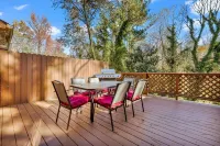 Sleep 20 -Dream Home in Stone Mountain Отели рядом с достопримечательностью «Уэсли Чапел Кроссинг»
